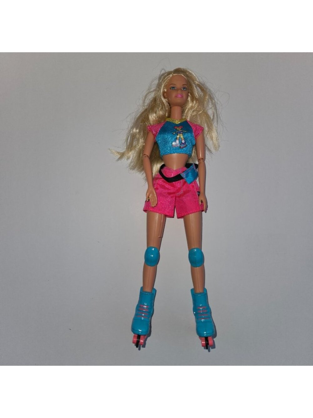 VTG 1999 Mattel Cool Skating Barbie Doll Rollerblading Pink Blue Outfit